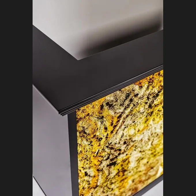 Stone_recepcja_close_2_square.webp
